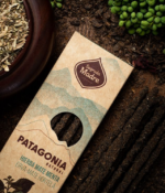 Detalle del incienso Sagrada Madre Patagonia con yerba mate y menta elaborado artesanalmente