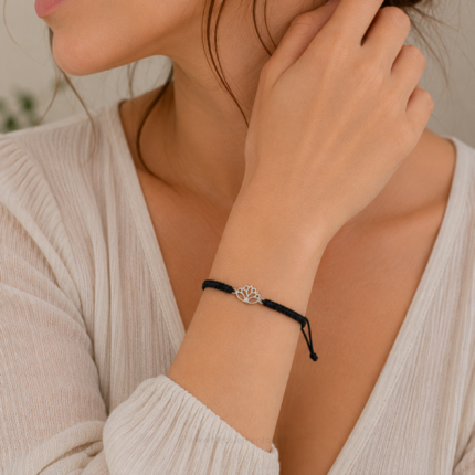Pulsera ajustable con simbolo Flor de Loto en acero inoxidable