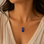 Colgante punta doble de lapislazuli natural con cadena dorada