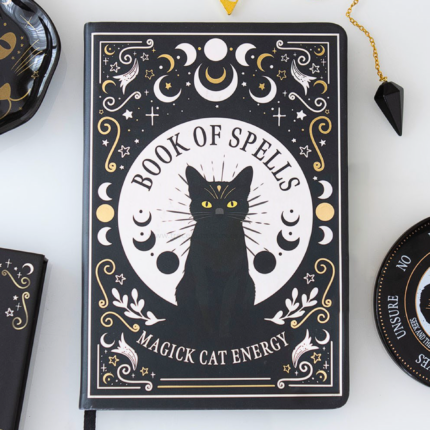 Interior del Cuaderno Black Cat Magick para tarot y desarrollo espiritual