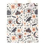Tote bag Frightful Folk colgada con estampado místico